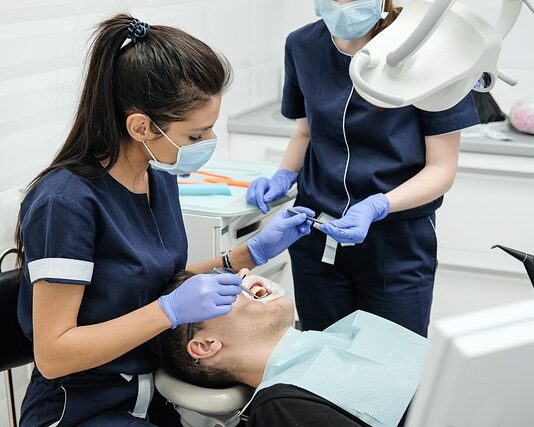 Co tak pachnie u dentysty?