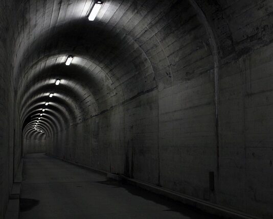 Jak uniknąć tunelowania świecy?