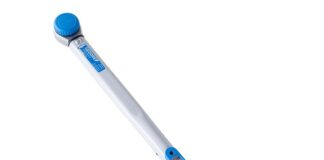 Czy świecę trzeba dokręcać kluczem dynamometrycznym?