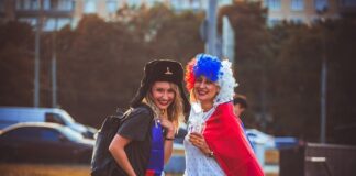 Kto produkuje świece Champion?