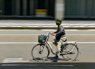 Co dać do prania zamiast płynu do płukania? Co dać do prania zamiast płynu do płukania?