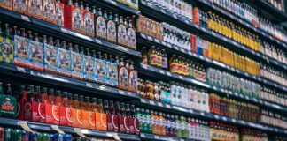 Czy Soda pochłania zapachy z lodówki?