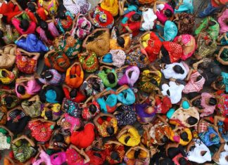 Czy pracownicy mogą używać w pracy własnej odzieży i obuwia roboczego?