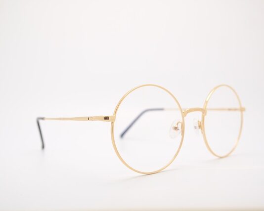 Jaki kształt okularów jest teraz modny?