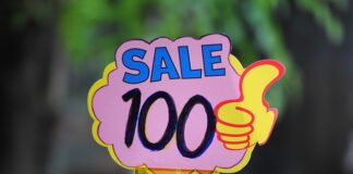 Czy metka musi być na ubraniu?