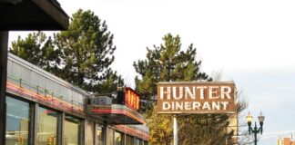 Co to jest obiadokolacja w hotelu?