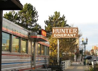 Co to jest obiadokolacja w hotelu?