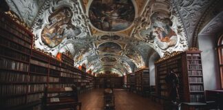 Jak zasłonić półki?