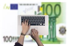 Ile zarabia Salon fryzjerski na miesiąc?