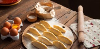 Jak zrobić placki z jabłkami bez proszku do pieczenia?