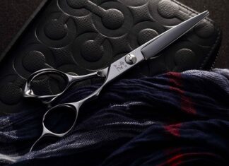 Czy można obciąć włosy zwykłymi nożyczkami?