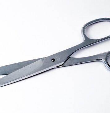 Co ile ostrzyć nożyczki fryzjerskie?