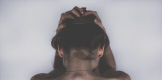 Jak spać przy chorym kręgosłupie lędźwiowym?