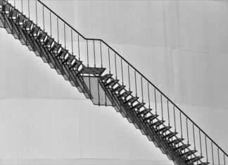 Co składujemy w magazynie zamkniętym?