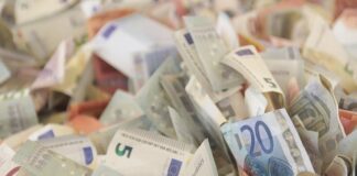 Ile gotówki można mieć przy sobie w Polsce?