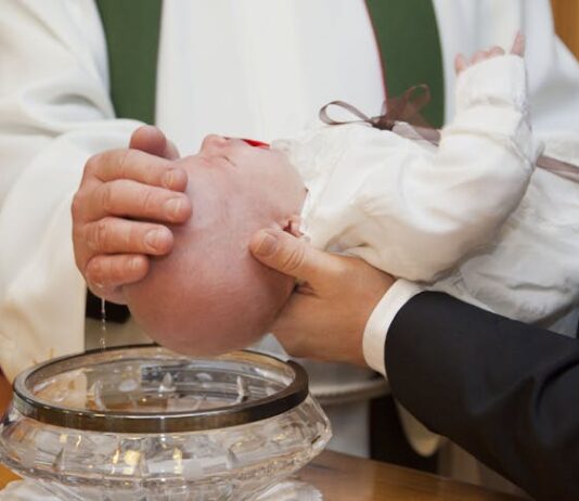 Prezent na chrzest dla chłopca